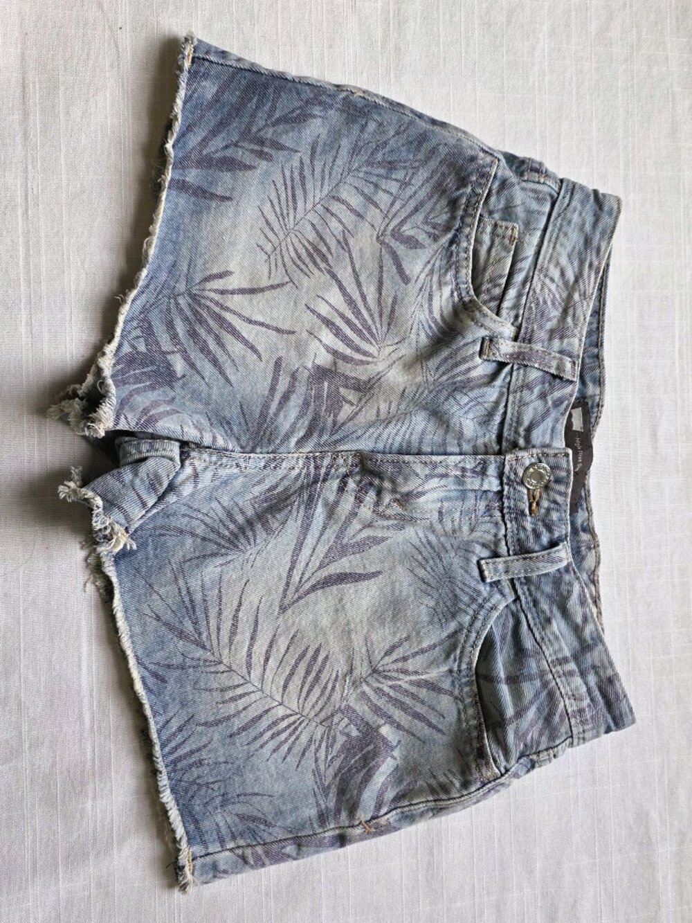 Levi’s Tropical Palm Print Cutoff Light Denim Shorts Size 1